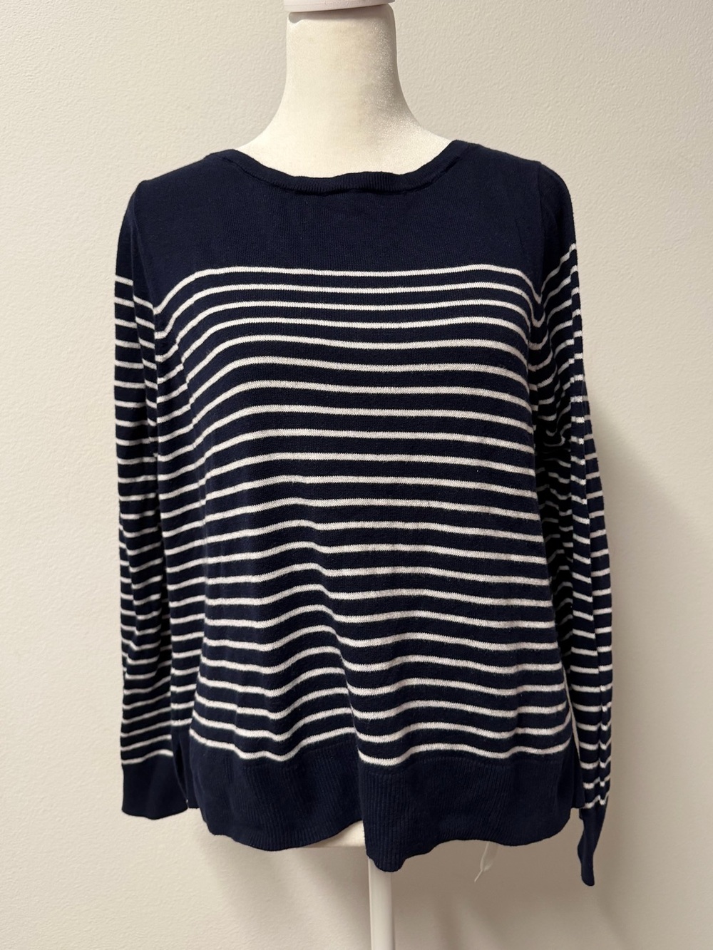 GAP Navy & White Striped Lightweight Knit Sweater Long Sleeve Size M